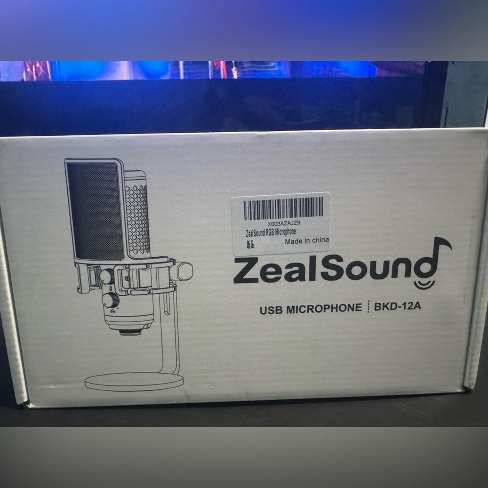 Sleek Black Computer Microphone for Crisp Audio